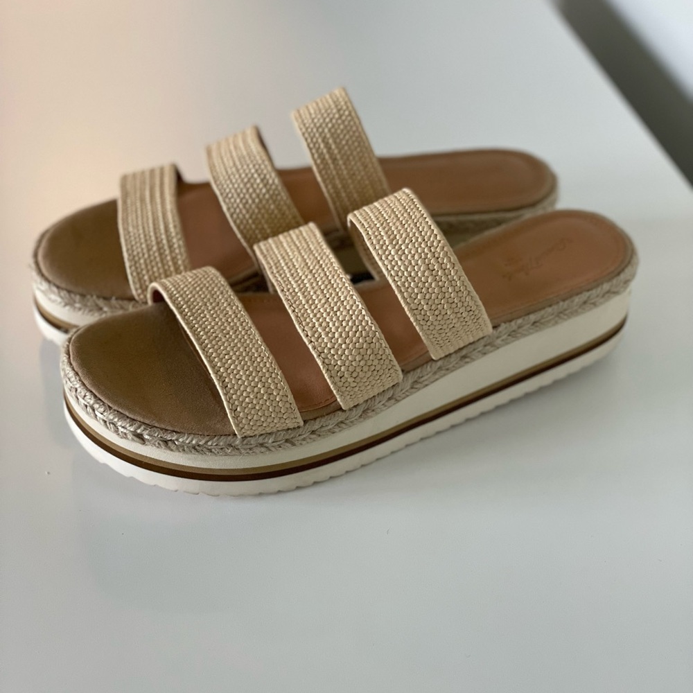 Flatform sandals